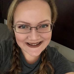 Meet your Posher, Caitlin